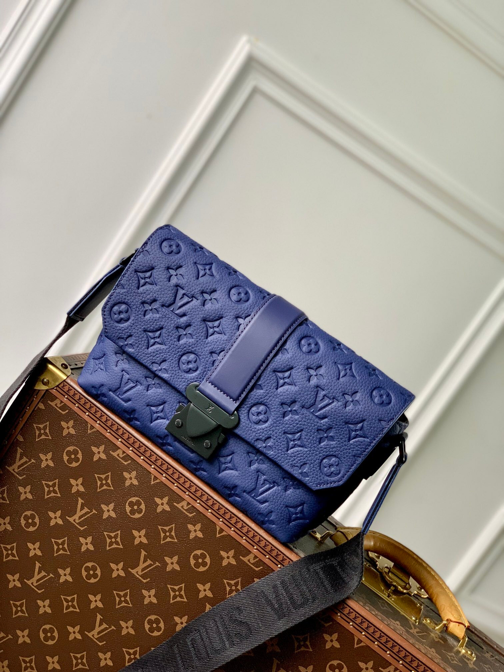 Louis Vuitton S-Cape Messenger Bag