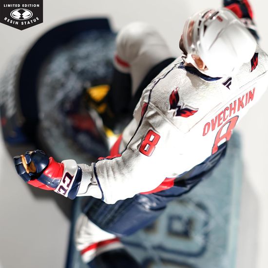 Фигурка NHL Alex Ovechkin All Time Goals Leader 1/6 28см 103298