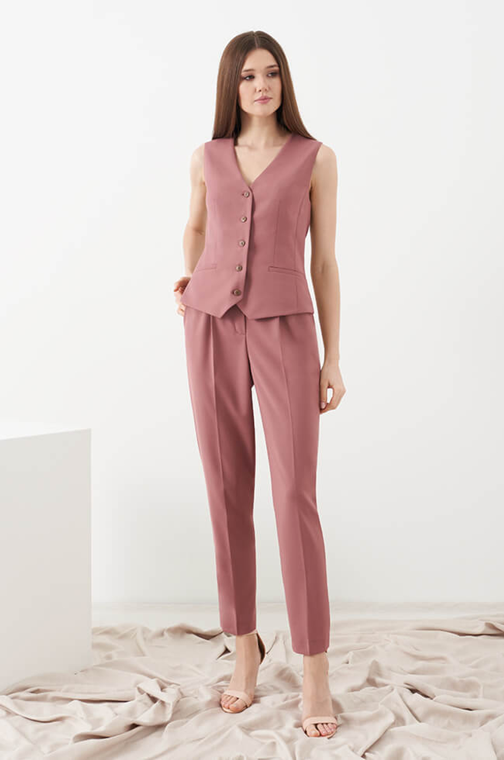 1832 Жилет женский (сливовый)