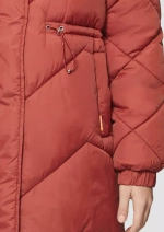 Стеганое пальто с капюшоном