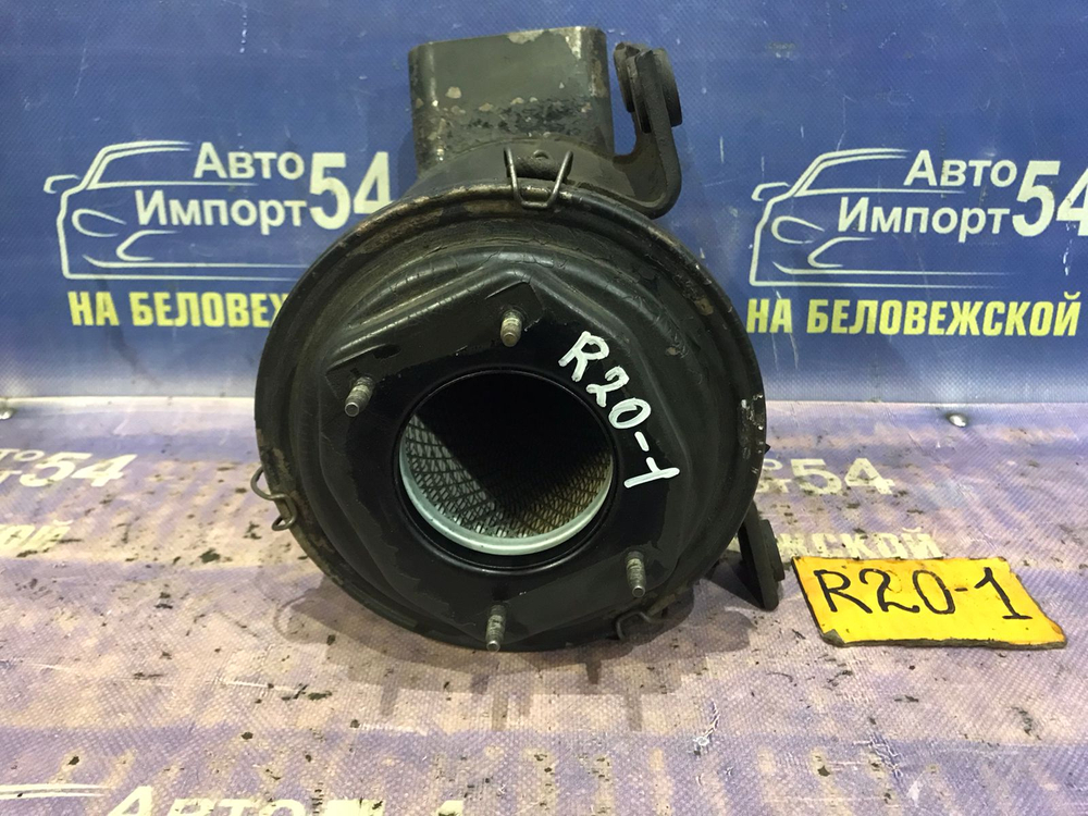 Корпус воздушного фильтра NISSAN MISTRAL 1997