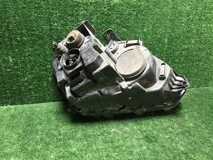 Фара левая VW Amarok 1 HA (2010-2016) галоген