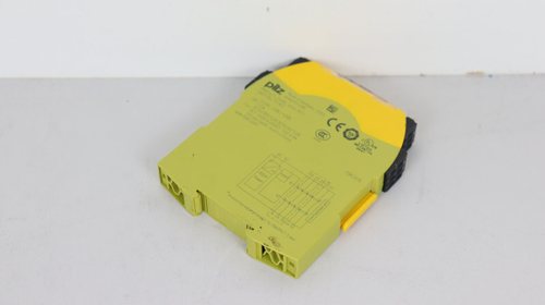 Pilz PILZ PNOZ s7 C 24VDC 4/no 1n/c ID No. 751107