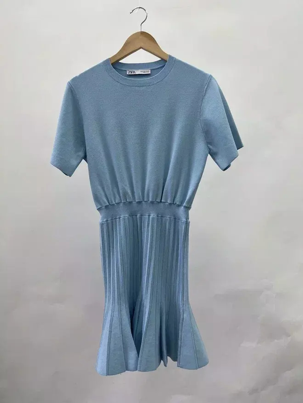 Платье Zara