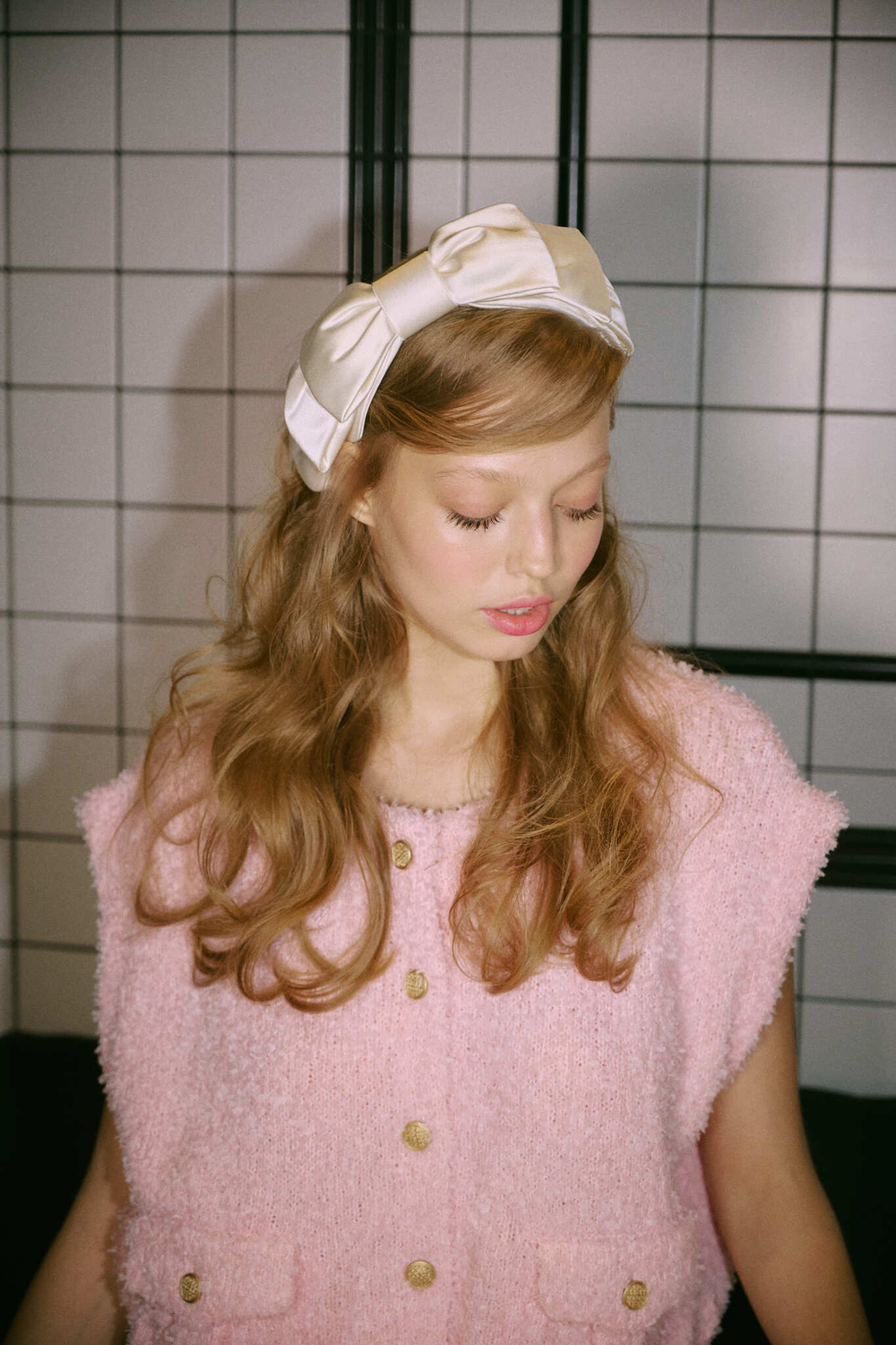 Ободок с тремя бантами в белом цвете