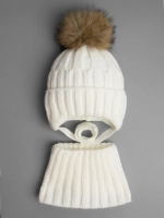 Шапка зимняя для девочки на завязках и снуд