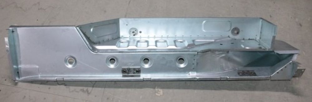 Подножка сдвижной двери /Г-2705/ (Оригинал)