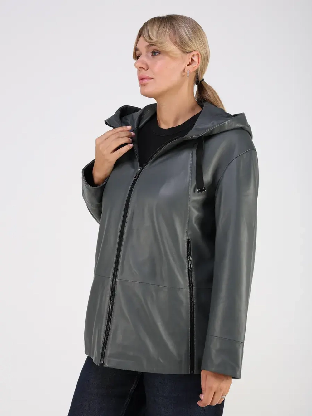 Кожаная куртка демисезонная с капюшоном