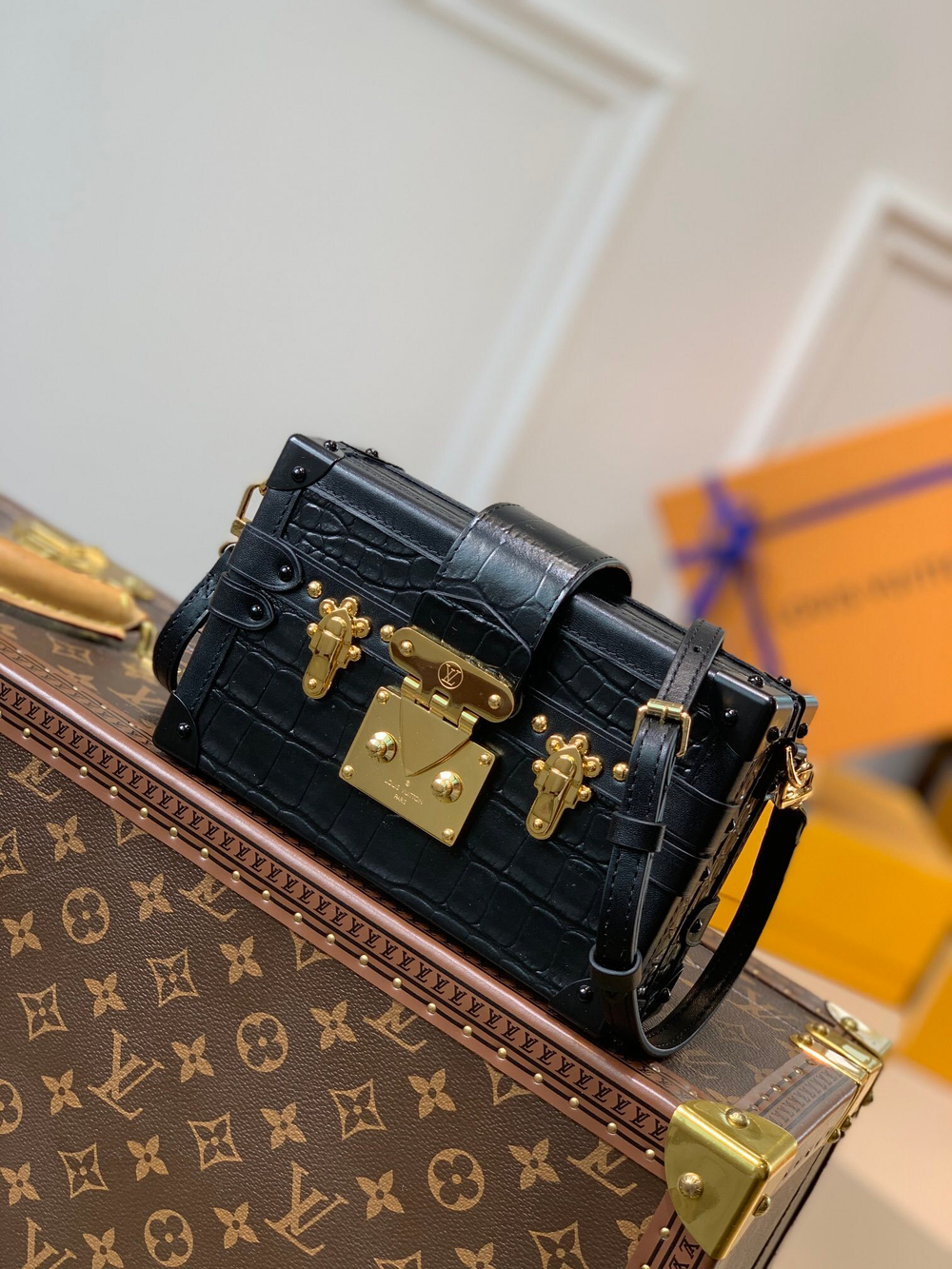 Louis Vuitton Petite Malle