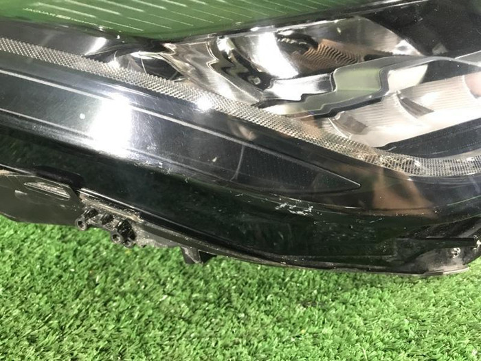 Фара правая Jaguar E-PACE (2017-2021) LED