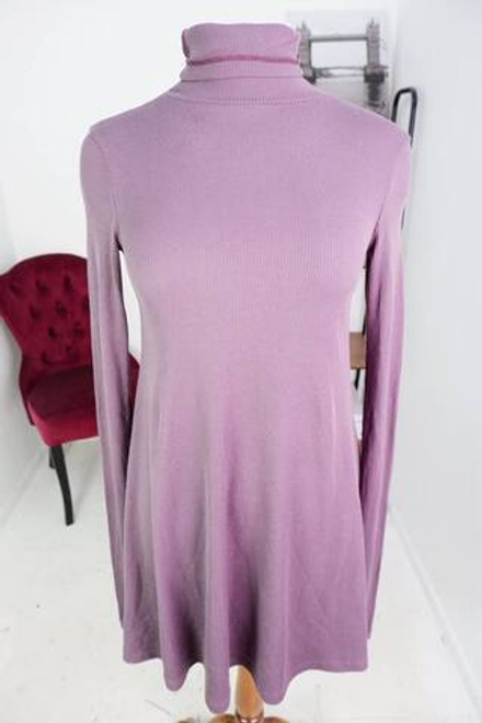 Платье в рубчик, маркировка М, визуально на 46 размер