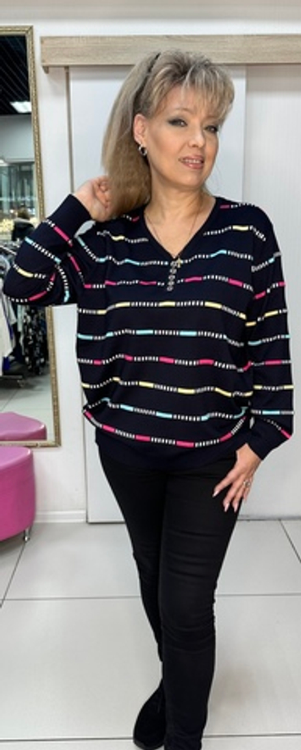 Темно-синий джемпер с цветным пунктиром