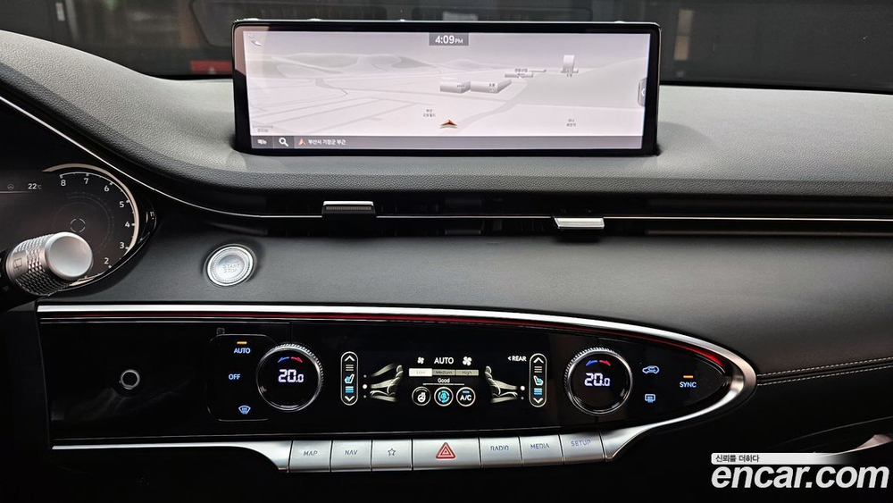 Genesis GV70 2.5T Бензин 2WD (01.2021)