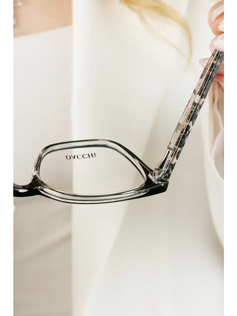 Пластиковая оправа для очков зрение