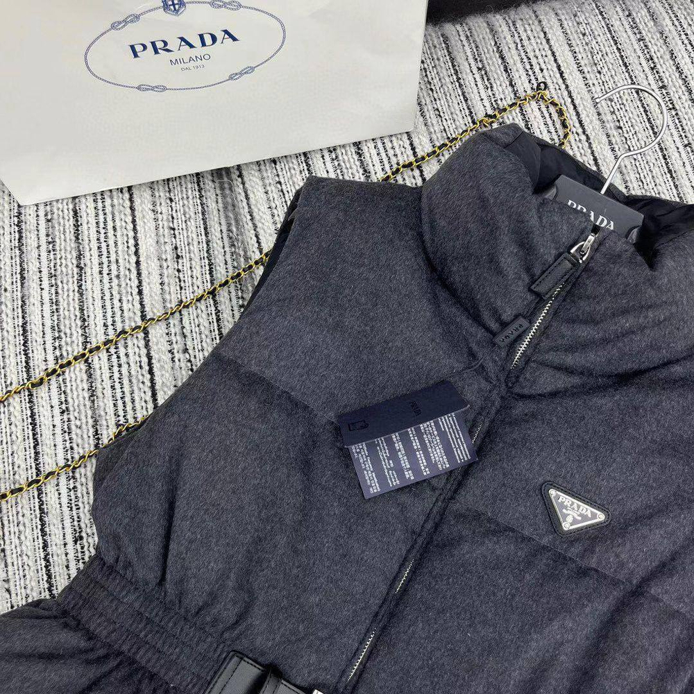 Жилет Prada