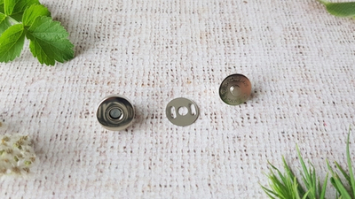 Кнопки магнитные на усиках, d 1,4 см, h 3,5 мм