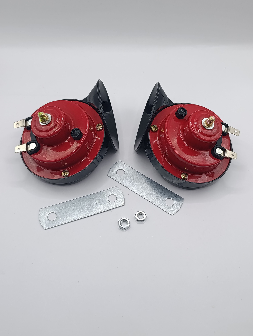 Звуковой сигнал на автомобиль универсальный, 12В двухтональный / Сигнал 2-рожковый автомобильный / Сигнал звуковой улитки 2-рожковый GMP