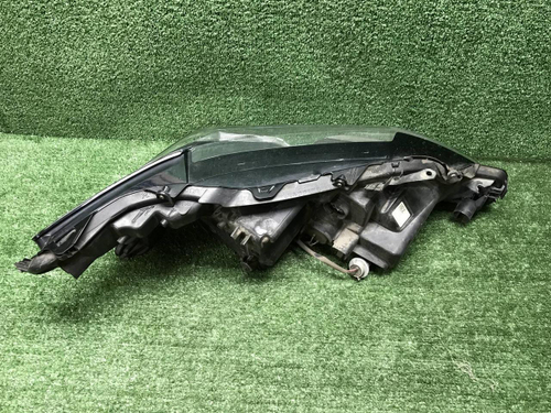 Битая Фара левая Toyota Camry xv70 (2017-н.в.) LED