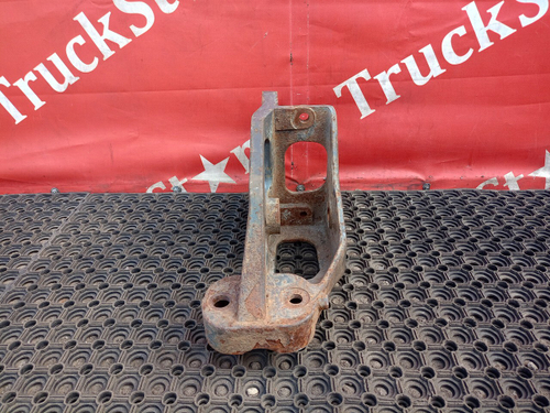 Кронштейн рессоры передней левый