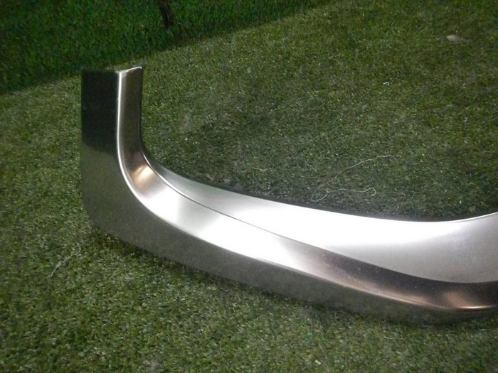 Молдинг решетки радиатора Lexus LX 3 (15-23) TRD