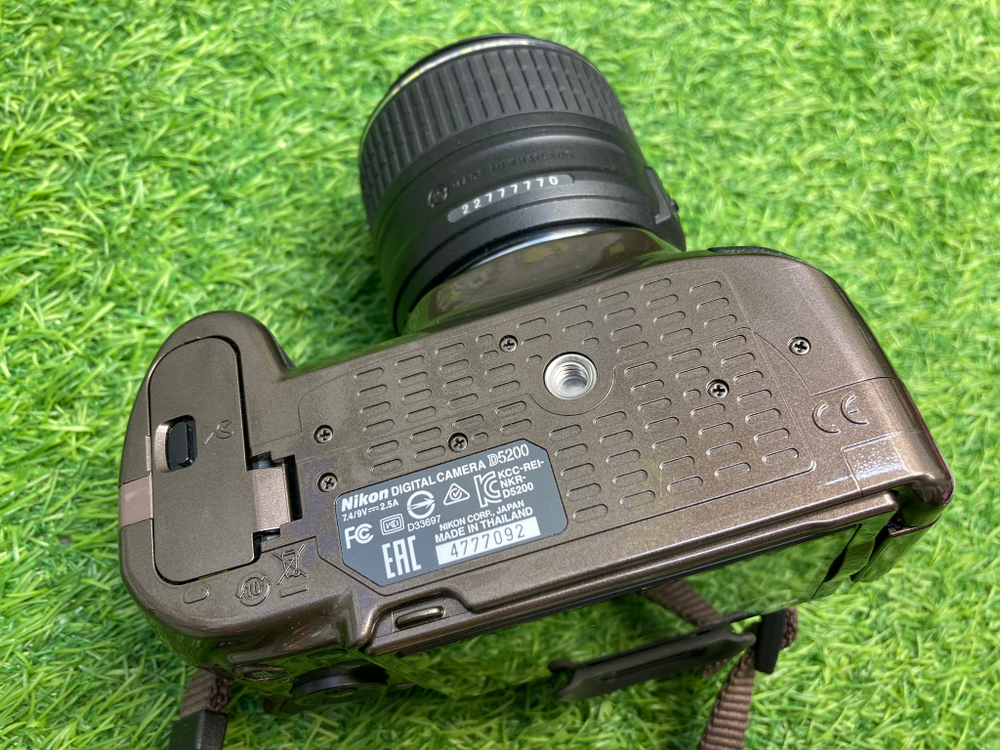 Nikon D5200 + 18-55mm Коричневый (3.400 кадров)