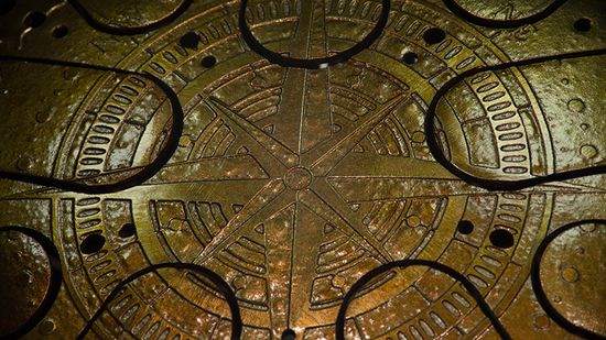 KSY.30.C.e1 Глюкофон 30см, гравировка «Компас», полукруглые лепестки, Си-минор, Kosmosky