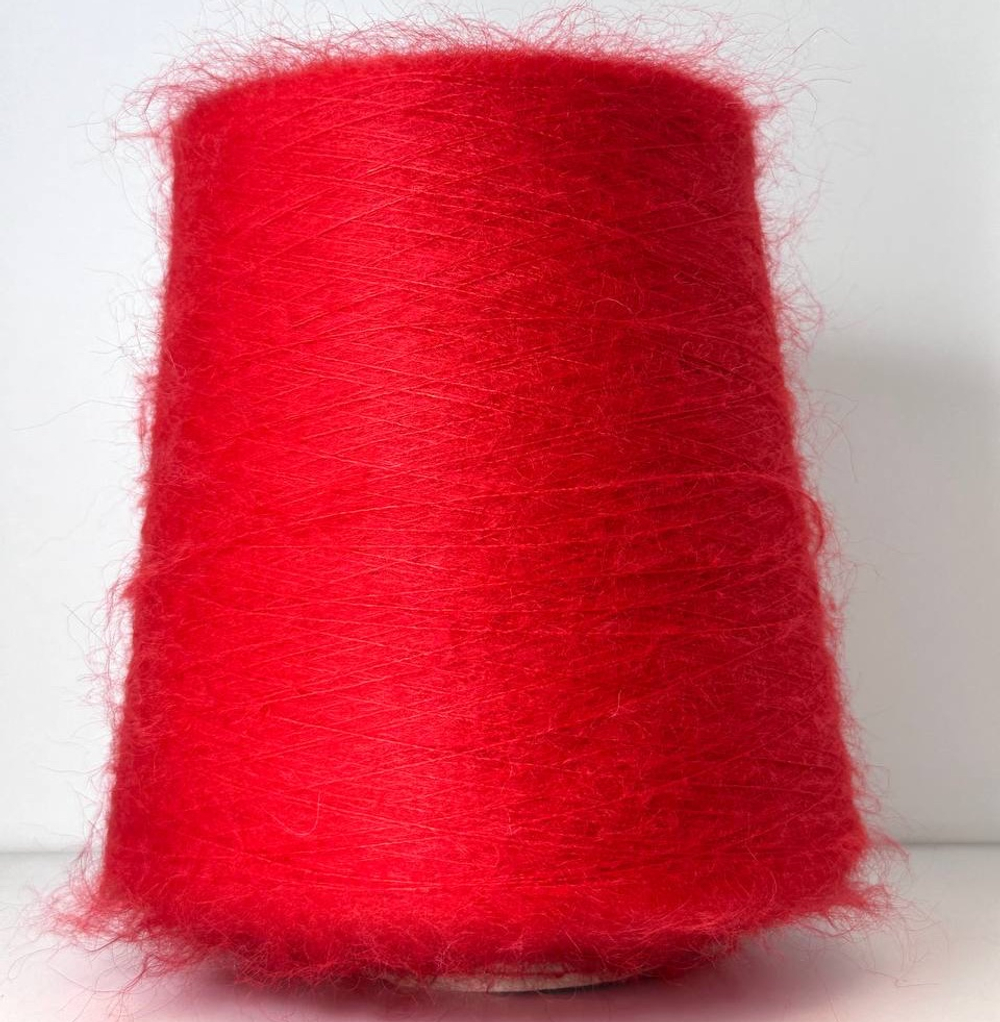 CIGNO - Ilaria Calenzano; 50% кидмохер, 30% нейлон, 20% меринос; 1000м/100гр; col. 005043, цвет: красный; S715