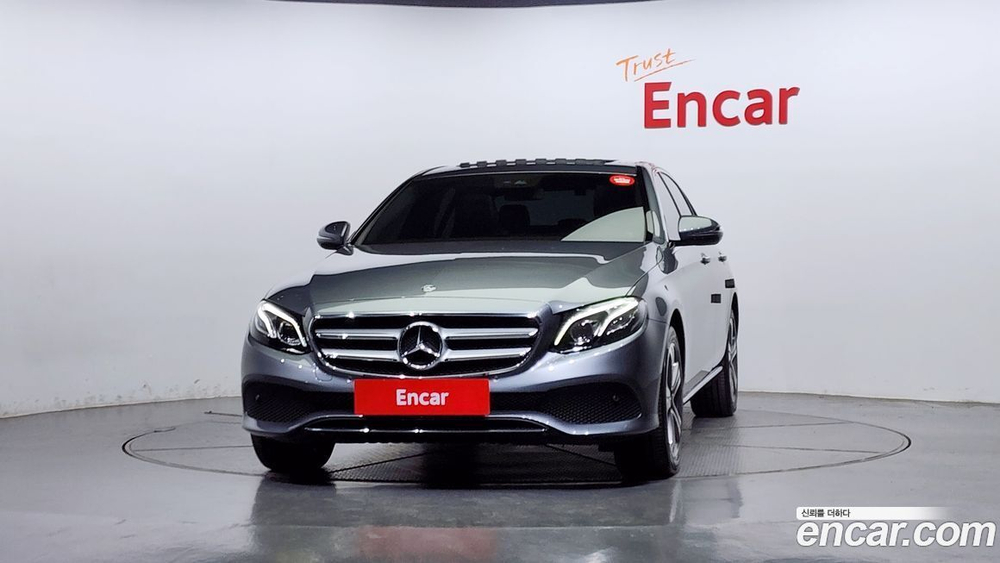 Mercedes-Benz E-Class W213 E220d Avangarde (10.2019)