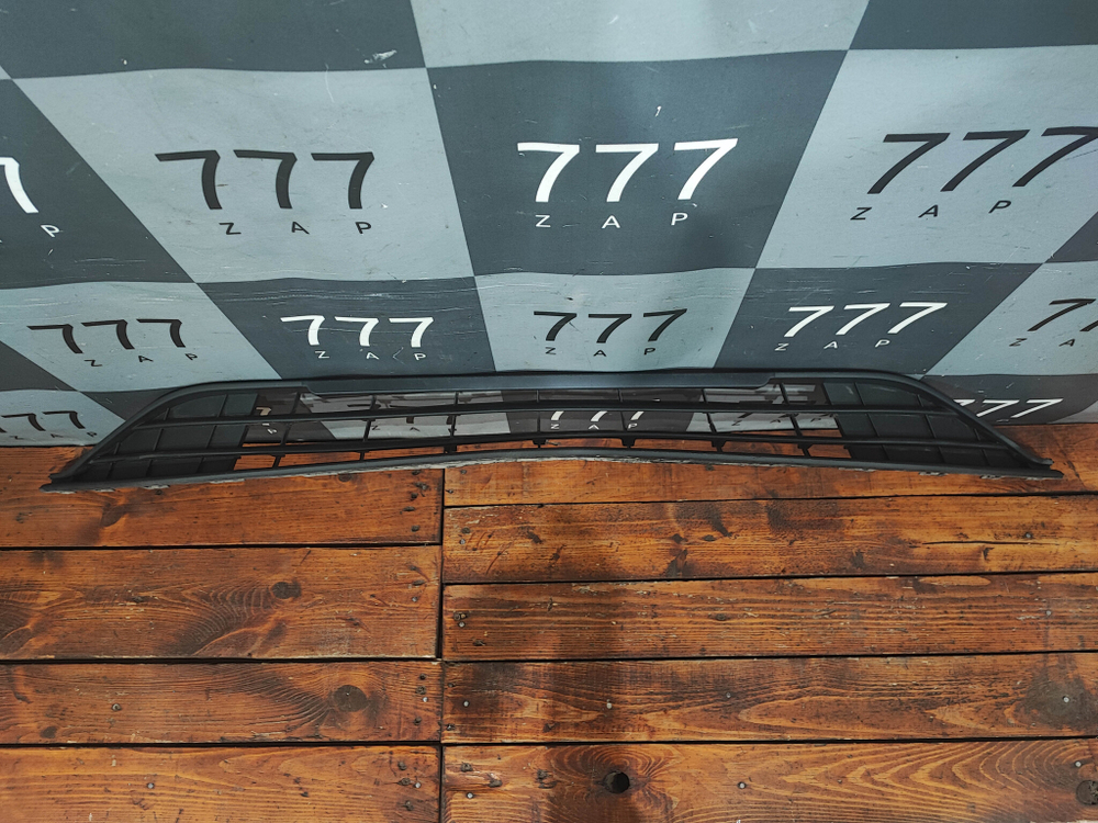 Решетка переднего бампера Volkswagen Polo 6 20-нв Б/У Оригинал 6N5853677