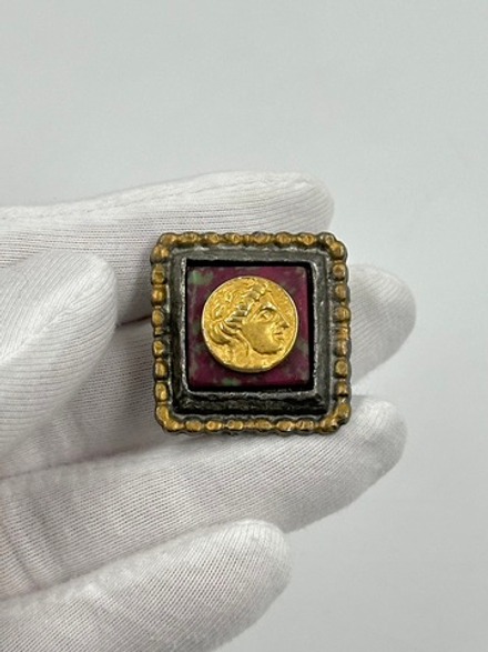 Накладка на пуговицу в античном стиле