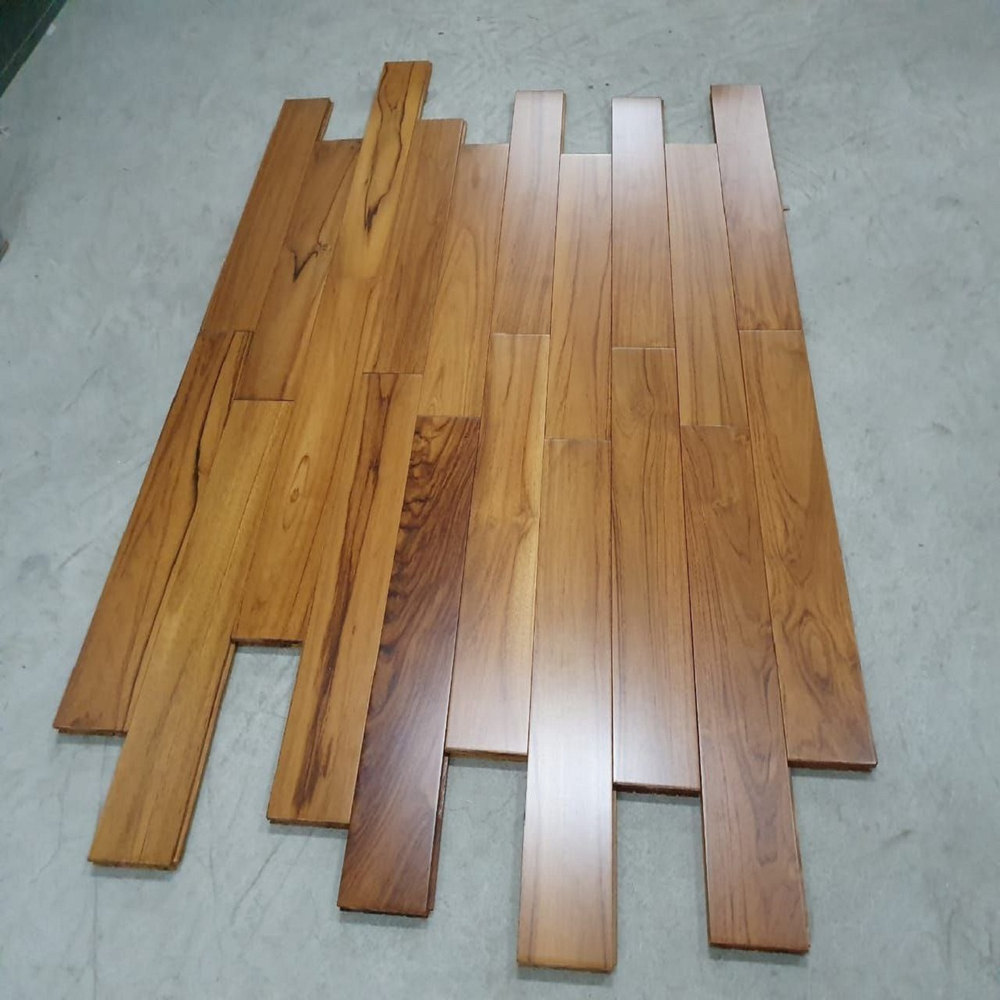 Массивная доска Тик лак