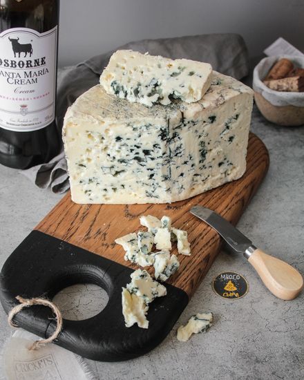 Сыр Рокфор из овечьего молока с голубой плесенью, кг