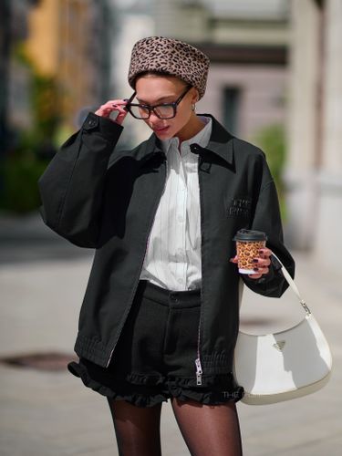 Черный хлопковый бомбер с лого на груди