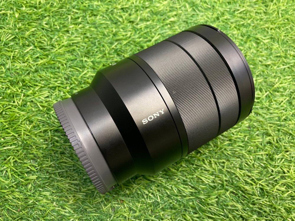 Sony Carl Zeiss Vario-Tessar FE T* 24-70mm 4 ZA