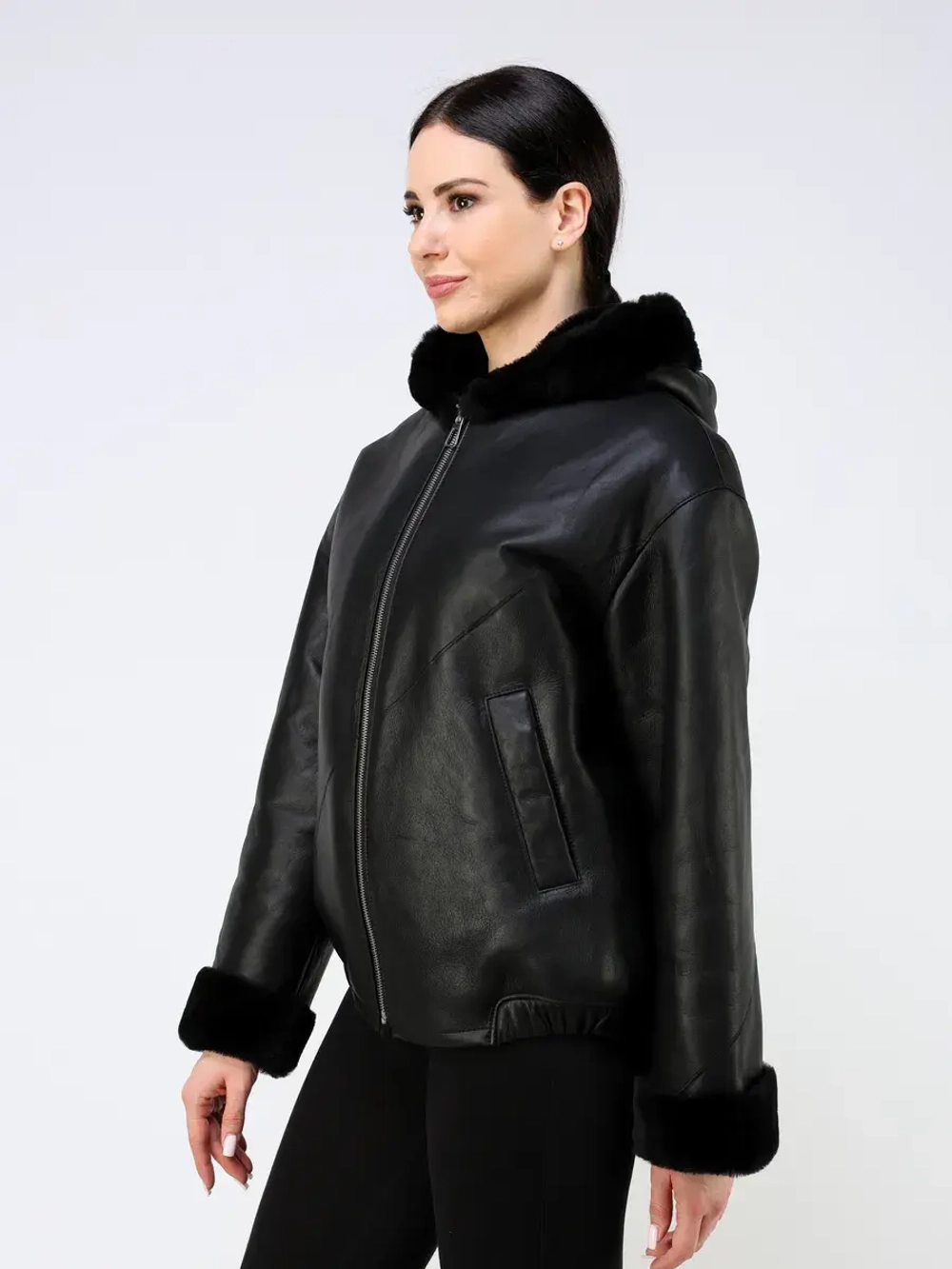 Дубленка зимняя натуральная куртка короткая с капюшоном