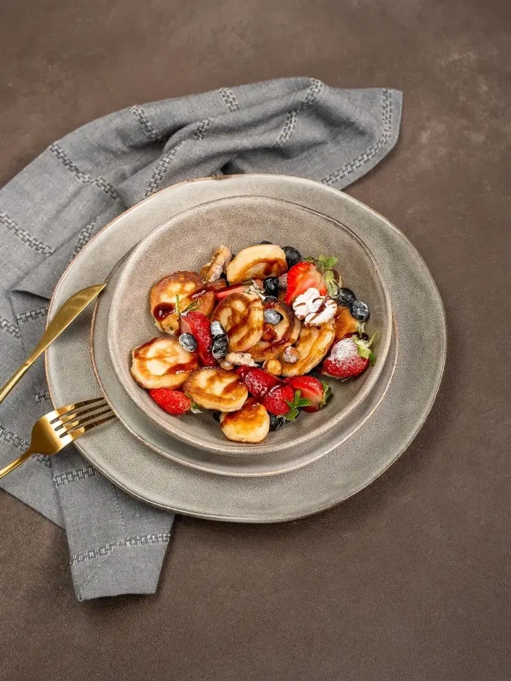 Набор из 6 тарелок 21 см мятый фарфор серая