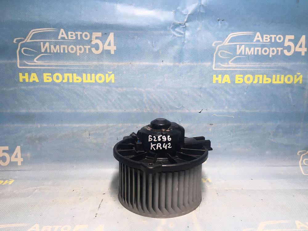 Моторчик печки TOYOTA LITEACE NOAH 1996-2007