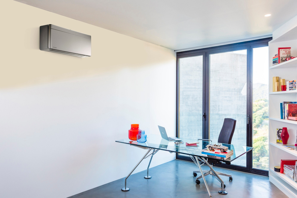 Кондиционер Daikin Stylish FTXA20BS/RXA20A Inverter. Цвет: Серебристый