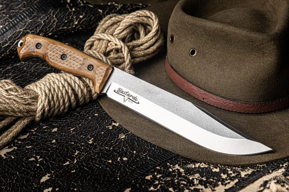 Нож Kizlyar Supreme Bastardo (StoneWash, Walnut Handle, Leather Sheath)
