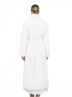 Женское пальто из натуральной норки молочного цвета с поясом