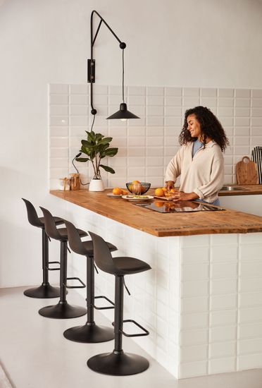 Барный стул Orlando-T - черная искусственная кожа и черная матовая сталь 60-82 см Испания