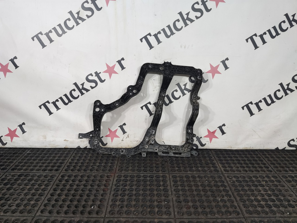 Кронштейн фары правой 2023г