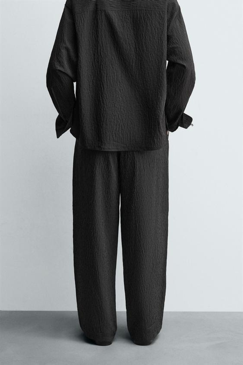 ZARA СТРУЯЩИЕСЯ БРЮКИ В ПОЛОСКУ, ЧЕРНЫЙ