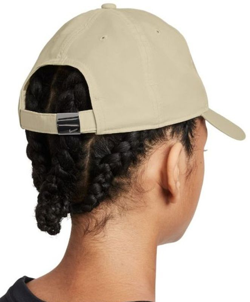 Теннисная кепка Nike Kids Dri-Fit Club Unstructured Metal Swoosh - Бежевый