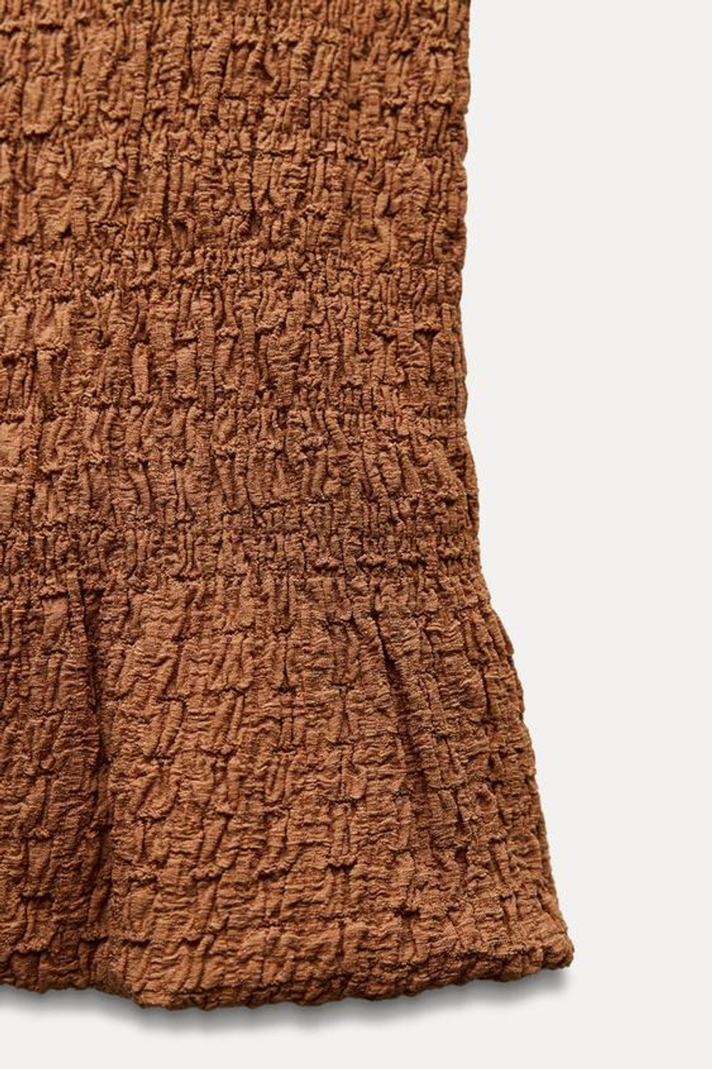 ZARA УКОРОЧЕННЫЙ ТОП ИЗ РЕЛЬЕФНОЙ ТКАНИ С ГОРЛОВИНОЙ ХАЛТЕР, КОРИЧНЕВЫЙ