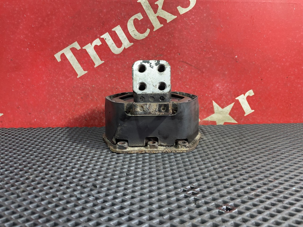 Подушка двигателя задняя