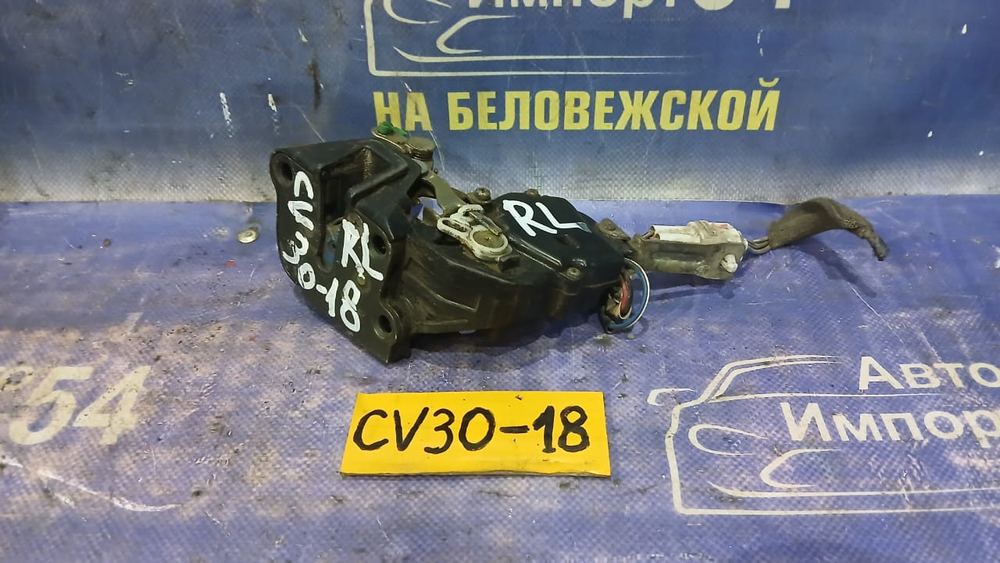 Замок двери задней левой TOYOTA CAMRY 1992