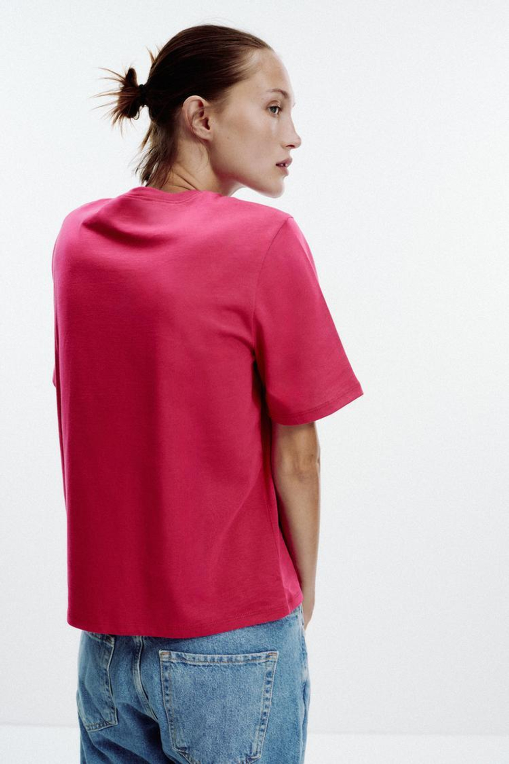 ZARA ФУТБОЛКА С ОБЪЕМНЫМИ ЦВЕТАМИ, ЦВЕТ ФУКСИИ