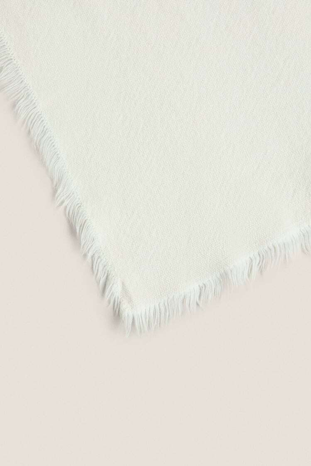 ZARA HOME ХЛОПКОВОЕ ОДЕЯЛО,  ЖЕЛТОВАТО-БЕЛЫЙ