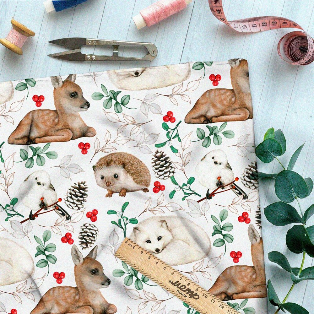 Ткань шелк Армани реалистичные животные, брусника и шишки